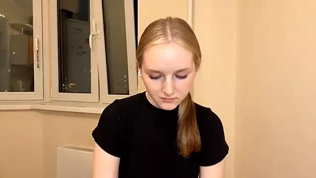 Cling to live show with NicoleWow from StripChat 