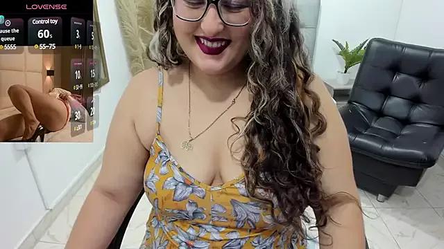 Cling to live show with niraksil from StripChat 