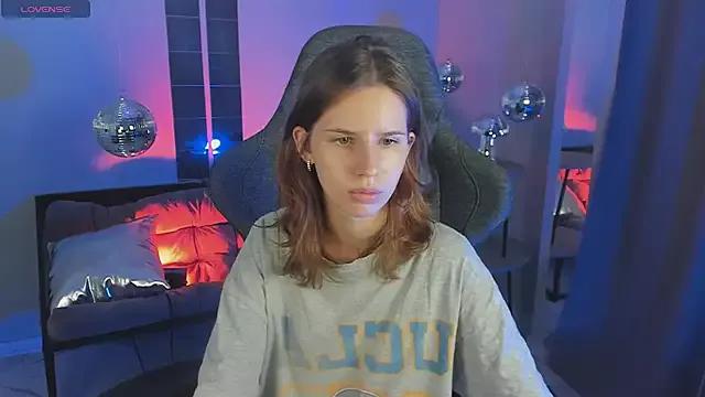 Cling to live show with NitaNihil from StripChat 