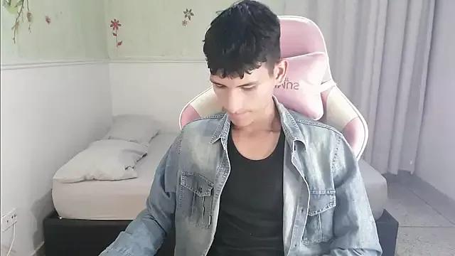 Cling to live show with PEPINO_S from StripChat 