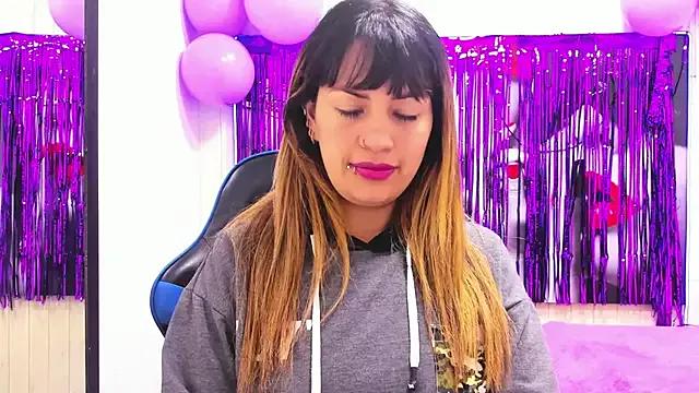 Cling to live show with Rihana_Milan from StripChat 