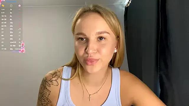 Cling to live show with RobbinNakatsu from StripChat 