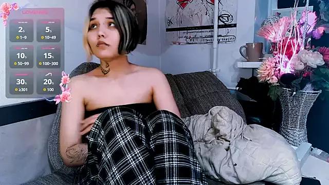 Cling to live show with Saika_Chan from StripChat 