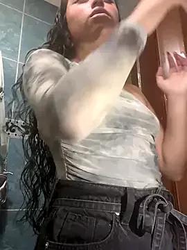 Cling to live show with salomackay from StripChat 