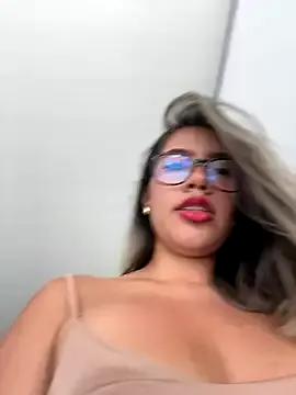 sara_calderon on StripChat 