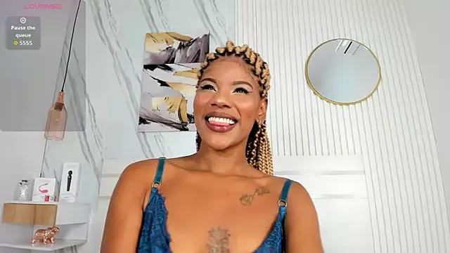 Cling to live show with Sara_Lewwis from StripChat 