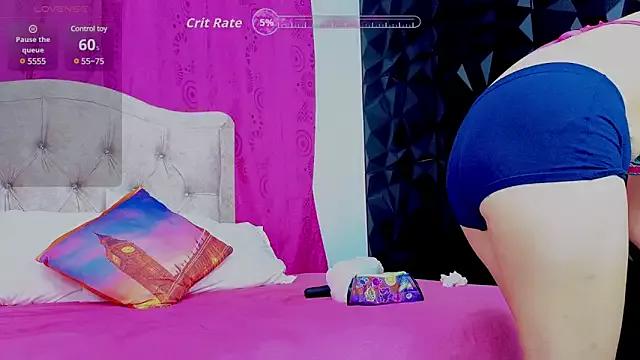 Cling to live show with SaraPrivate from StripChat 
