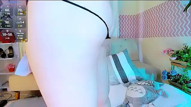 Cling to live show with Simonesmith01 from StripChat 
