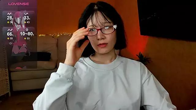 Cling to live show with sn0w_le0 from StripChat 