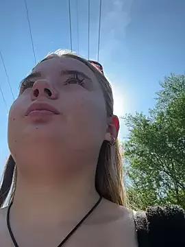 Cling to live show with StephanieMur from StripChat 