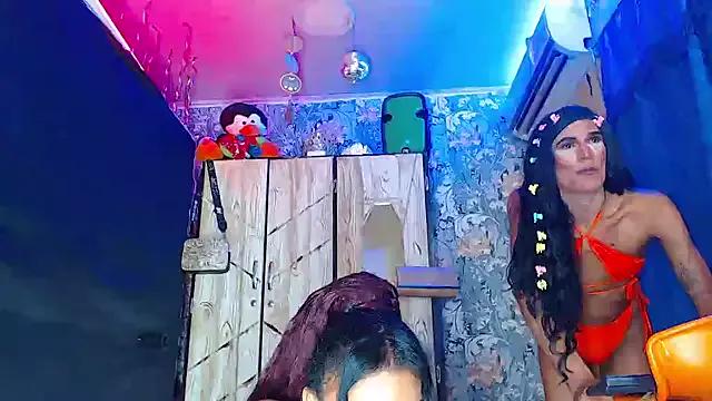 Cling to live show with thedirtydollsxxx from StripChat 