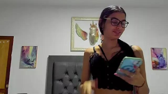 Cling to live show with vaiolet_swett from StripChat 