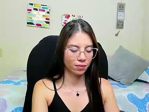 Cling to live show with veronicamiller22 from StripChat 