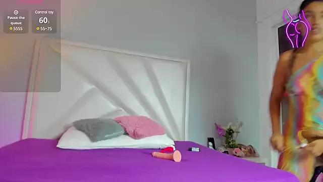 Cling to live show with viioleta_cruz from StripChat 