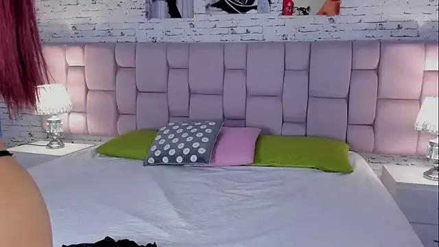 Cling to live show with VioletaWhimsy from StripChat 