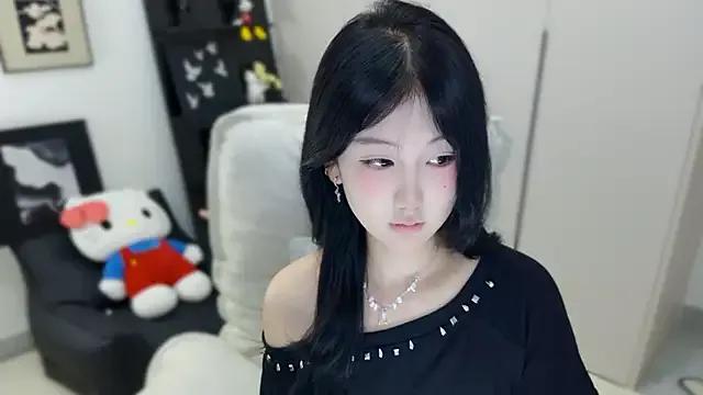 Cling to live show with wanzi-1229 from StripChat 