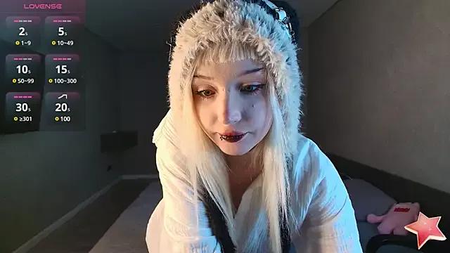 Cling to live show with Xarnidoll from StripChat 