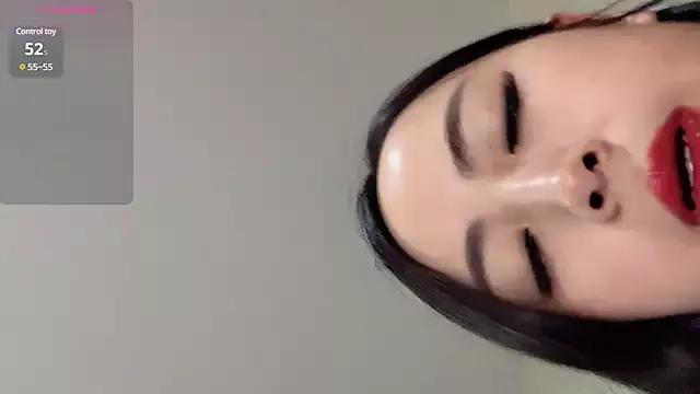 Cling to live show with Yingbao-Baby from StripChat 