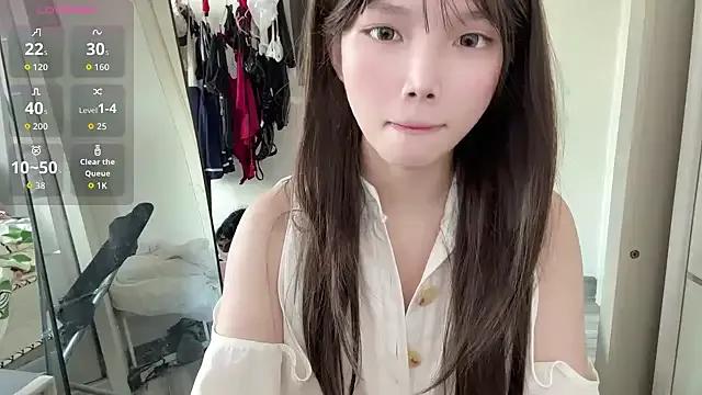 Yiyi-707 on StripChat 