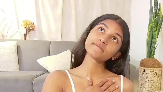 Cling to live show with YuliethPetite from StripChat 