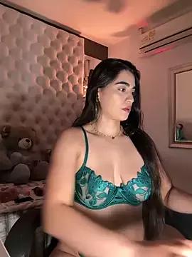 Cling to live show with ZarahEvans from StripChat 